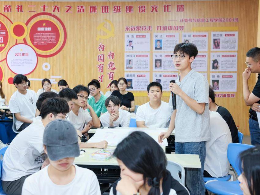 AI赋能青创成长 科创实践筑梦未来 我院成功举办青创大讲堂活动 (2).docx
